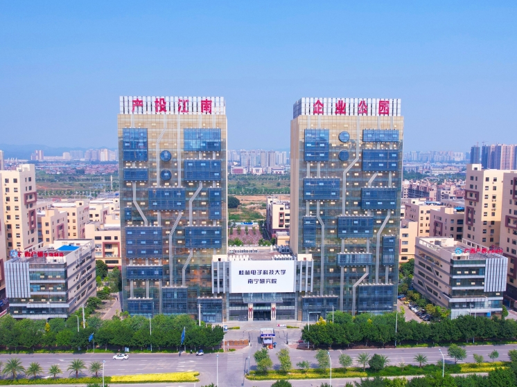 1740741022252_c7e1dee03d105f8dd10d6587575203e_746x560